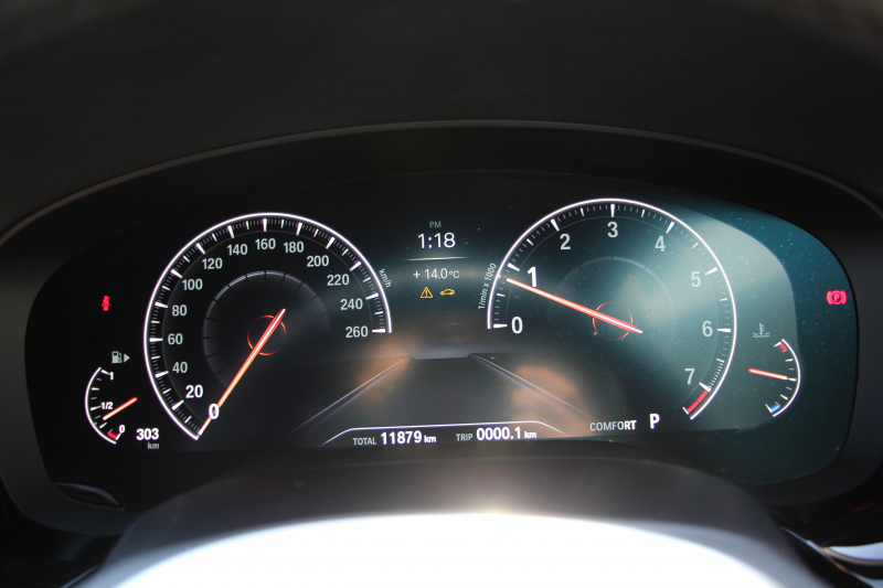 BMW 5シリーズ 530i Mｽﾎﾟｰﾂ 型式変更後ﾓﾃﾞﾙ 高出力 252馬力 新液晶ﾒｰﾀｰ 全ﾋｰﾀｰ黒革 追従ACC HUD ｽﾃｱﾘﾝｸﾞｻﾎﾟｰﾄ ﾀｯﾁ画面ﾅﾋﾞTV 360度ﾊﾟﾉﾗﾏｶﾒﾗ ｱｸﾃｨﾌﾞPDC緊急ﾌﾞﾚｰｷ LEDﾍｯﾄﾞﾗｲﾄ ｵｰﾄﾊｲﾋﾞｰﾑ 電動ﾄﾗﾝｸ 2年保証