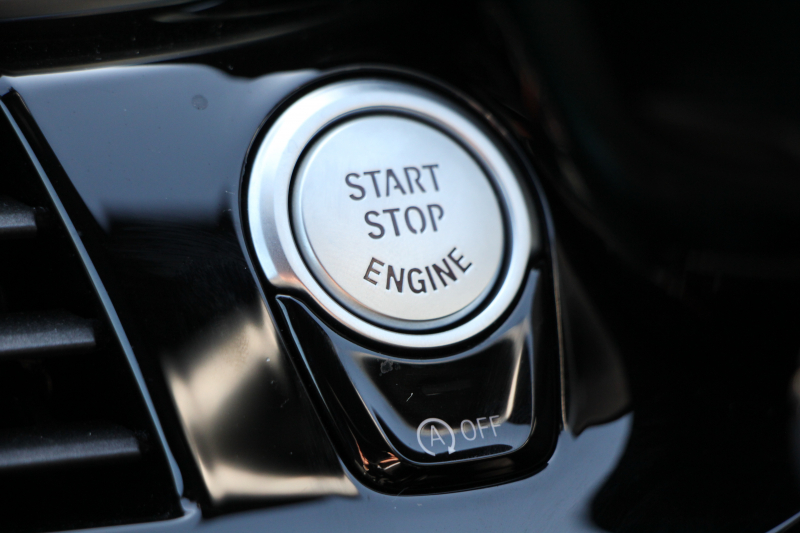 BMW 5シリーズ 530i Mｽﾎﾟｰﾂ 型式変更後ﾓﾃﾞﾙ 高出力 252馬力 新液晶ﾒｰﾀｰ 全ﾋｰﾀｰ黒革 追従ACC HUD ｽﾃｱﾘﾝｸﾞｻﾎﾟｰﾄ ﾀｯﾁ画面ﾅﾋﾞTV 360度ﾊﾟﾉﾗﾏｶﾒﾗ ｱｸﾃｨﾌﾞPDC緊急ﾌﾞﾚｰｷ LEDﾍｯﾄﾞﾗｲﾄ ｵｰﾄﾊｲﾋﾞｰﾑ 電動ﾄﾗﾝｸ 2年保証