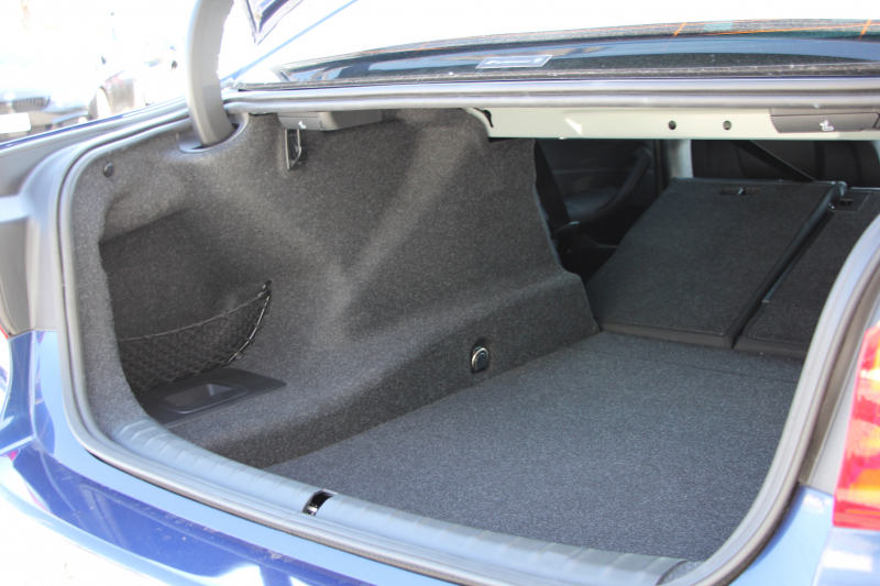 BMW 5シリーズ 530i Mｽﾎﾟｰﾂ 型式変更後ﾓﾃﾞﾙ 高出力 252馬力 新液晶ﾒｰﾀｰ 全ﾋｰﾀｰ黒革 追従ACC HUD ｽﾃｱﾘﾝｸﾞｻﾎﾟｰﾄ ﾀｯﾁ画面ﾅﾋﾞTV 360度ﾊﾟﾉﾗﾏｶﾒﾗ ｱｸﾃｨﾌﾞPDC緊急ﾌﾞﾚｰｷ LEDﾍｯﾄﾞﾗｲﾄ ｵｰﾄﾊｲﾋﾞｰﾑ 電動ﾄﾗﾝｸ 2年保証