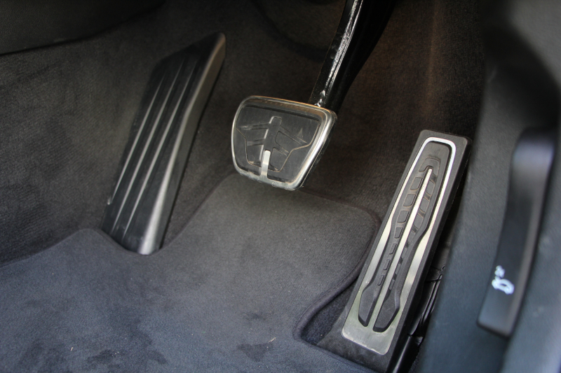 BMW 5シリーズ 530i Mｽﾎﾟｰﾂ 型式変更後ﾓﾃﾞﾙ 高出力 252馬力 新液晶ﾒｰﾀｰ 全ﾋｰﾀｰ黒革 追従ACC HUD ｽﾃｱﾘﾝｸﾞｻﾎﾟｰﾄ ﾀｯﾁ画面ﾅﾋﾞTV 360度ﾊﾟﾉﾗﾏｶﾒﾗ ｱｸﾃｨﾌﾞPDC緊急ﾌﾞﾚｰｷ LEDﾍｯﾄﾞﾗｲﾄ ｵｰﾄﾊｲﾋﾞｰﾑ 電動ﾄﾗﾝｸ 2年保証