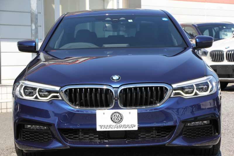 BMW 5シリーズ 530i Mｽﾎﾟｰﾂ 型式変更後ﾓﾃﾞﾙ 高出力 252馬力 新液晶ﾒｰﾀｰ 全ﾋｰﾀｰ黒革 追従ACC HUD ｽﾃｱﾘﾝｸﾞｻﾎﾟｰﾄ ﾀｯﾁ画面ﾅﾋﾞTV 360度ﾊﾟﾉﾗﾏｶﾒﾗ ｱｸﾃｨﾌﾞPDC緊急ﾌﾞﾚｰｷ LEDﾍｯﾄﾞﾗｲﾄ ｵｰﾄﾊｲﾋﾞｰﾑ 電動ﾄﾗﾝｸ 2年保証