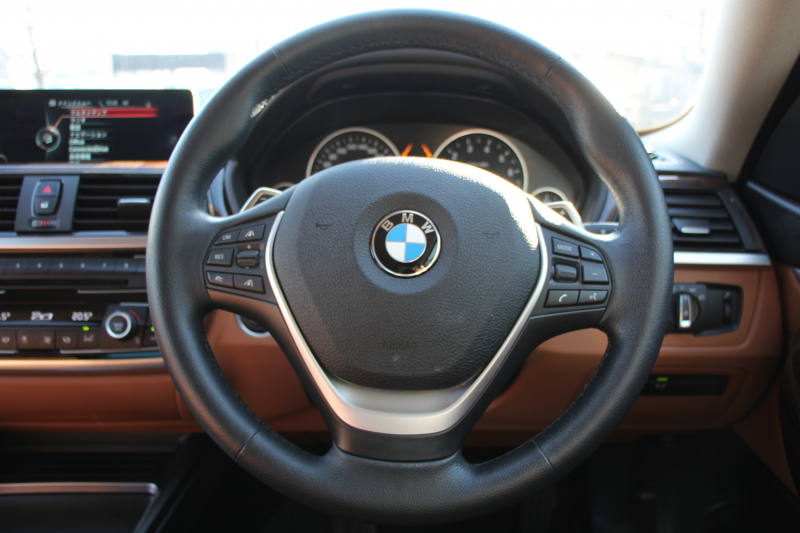 BMW 4シリーズ 420i ｸｰﾍﾟﾗｸﾞｼﾞｭｱﾘｰ 変更後新ｴﾝｼﾞﾝ ｻﾄﾞﾙﾌﾞﾗｳﾝﾚｻﾞｰ ｼｰﾄﾋｰﾀｰ 追従ACC ﾚｰﾝﾁｪﾝｼﾞ警告 衝突軽減ﾌﾞﾚｰｷ 車線逸脱警告 歩行者警告 ﾀｯﾁﾊﾟｯﾄﾞ対応HDDﾅﾋﾞBｶﾒﾗ Bluetooth接続 ｽﾏｰﾄｷｰ 2年保証