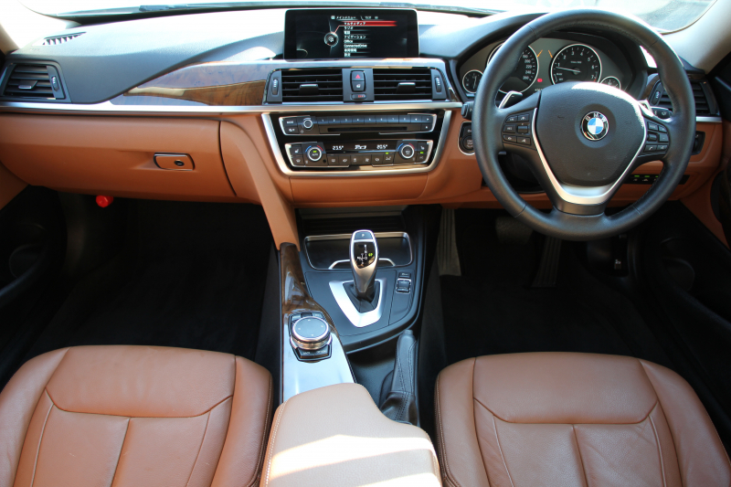 BMW 4シリーズ 420i ｸｰﾍﾟﾗｸﾞｼﾞｭｱﾘｰ 変更後新ｴﾝｼﾞﾝ ｻﾄﾞﾙﾌﾞﾗｳﾝﾚｻﾞｰ ｼｰﾄﾋｰﾀｰ 追従ACC ﾚｰﾝﾁｪﾝｼﾞ警告 衝突軽減ﾌﾞﾚｰｷ 車線逸脱警告 歩行者警告 ﾀｯﾁﾊﾟｯﾄﾞ対応HDDﾅﾋﾞBｶﾒﾗ Bluetooth接続 ｽﾏｰﾄｷｰ 2年保証