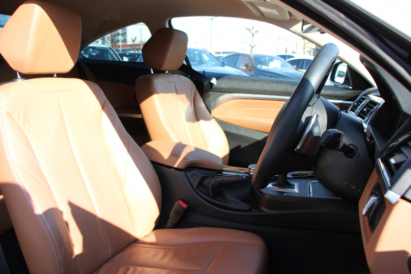 BMW 4シリーズ 420i ｸｰﾍﾟﾗｸﾞｼﾞｭｱﾘｰ 変更後新ｴﾝｼﾞﾝ ｻﾄﾞﾙﾌﾞﾗｳﾝﾚｻﾞｰ ｼｰﾄﾋｰﾀｰ 追従ACC ﾚｰﾝﾁｪﾝｼﾞ警告 衝突軽減ﾌﾞﾚｰｷ 車線逸脱警告 歩行者警告 ﾀｯﾁﾊﾟｯﾄﾞ対応HDDﾅﾋﾞBｶﾒﾗ Bluetooth接続 ｽﾏｰﾄｷｰ 2年保証