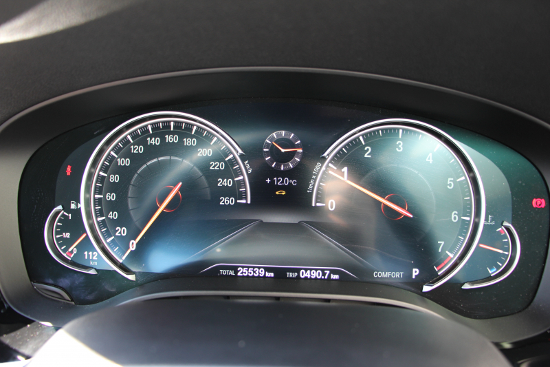 BMW 5シリーズ 530i ﾗｸﾞｼﾞｭｱﾘｰ ｲﾉﾍﾞｰｼｮﾝP 1ｵｰﾅ 真珠色 HUD ﾃﾞｨｽﾌﾟﾚｲｷｰ ﾘﾓｰﾄﾊﾟｰｷﾝｸﾞｼﾞｪｽﾁｬｰC 全ﾋｰﾀｰ黒革 追従ACC ｽﾃｱﾘﾝｸﾞｻﾎﾟｰﾄ LEDﾍｯﾄﾞﾗｲﾄ ｵｰﾄﾊｲﾋﾞｰﾑ ﾀｯﾁ画面HDDﾅﾋﾞTV 360度ｶﾒﾗ 電動ﾄﾗﾝｸ PDC緊急ﾌﾞﾚｰｷ 2年保証