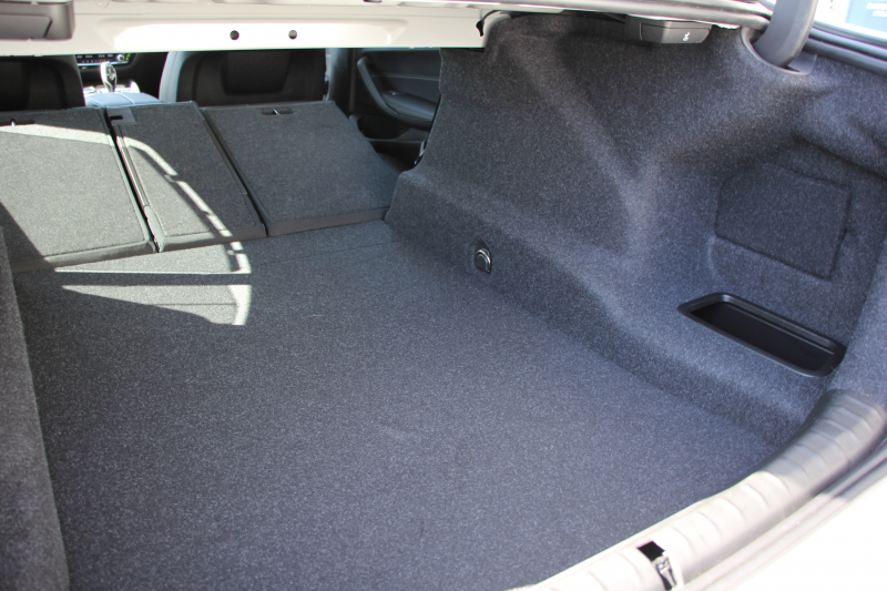 BMW 5シリーズ 530i ﾗｸﾞｼﾞｭｱﾘｰ ｲﾉﾍﾞｰｼｮﾝP 1ｵｰﾅ 真珠色 HUD ﾃﾞｨｽﾌﾟﾚｲｷｰ ﾘﾓｰﾄﾊﾟｰｷﾝｸﾞｼﾞｪｽﾁｬｰC 全ﾋｰﾀｰ黒革 追従ACC ｽﾃｱﾘﾝｸﾞｻﾎﾟｰﾄ LEDﾍｯﾄﾞﾗｲﾄ ｵｰﾄﾊｲﾋﾞｰﾑ ﾀｯﾁ画面HDDﾅﾋﾞTV 360度ｶﾒﾗ 電動ﾄﾗﾝｸ PDC緊急ﾌﾞﾚｰｷ 2年保証