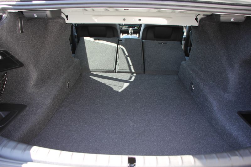 BMW 5シリーズ 530i ﾗｸﾞｼﾞｭｱﾘｰ ｲﾉﾍﾞｰｼｮﾝP 1ｵｰﾅ 真珠色 HUD ﾃﾞｨｽﾌﾟﾚｲｷｰ ﾘﾓｰﾄﾊﾟｰｷﾝｸﾞｼﾞｪｽﾁｬｰC 全ﾋｰﾀｰ黒革 追従ACC ｽﾃｱﾘﾝｸﾞｻﾎﾟｰﾄ LEDﾍｯﾄﾞﾗｲﾄ ｵｰﾄﾊｲﾋﾞｰﾑ ﾀｯﾁ画面HDDﾅﾋﾞTV 360度ｶﾒﾗ 電動ﾄﾗﾝｸ PDC緊急ﾌﾞﾚｰｷ 2年保証