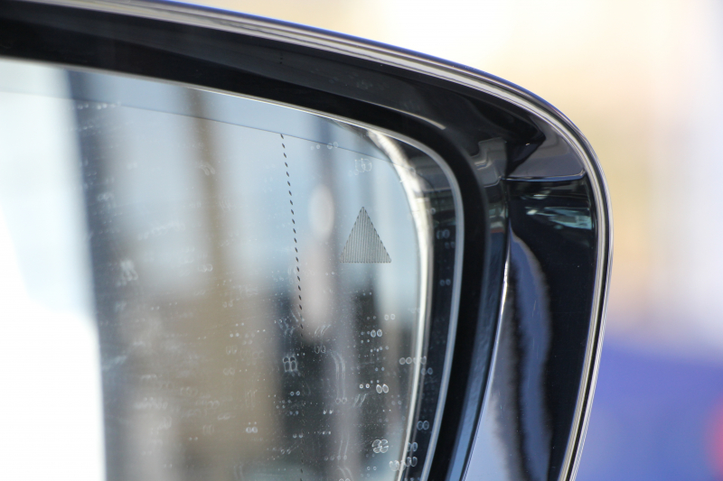 BMW 5シリーズ 530i ﾗｸﾞｼﾞｭｱﾘｰ ｲﾉﾍﾞｰｼｮﾝP 1ｵｰﾅ 真珠色 HUD ﾃﾞｨｽﾌﾟﾚｲｷｰ ﾘﾓｰﾄﾊﾟｰｷﾝｸﾞｼﾞｪｽﾁｬｰC 全ﾋｰﾀｰ黒革 追従ACC ｽﾃｱﾘﾝｸﾞｻﾎﾟｰﾄ LEDﾍｯﾄﾞﾗｲﾄ ｵｰﾄﾊｲﾋﾞｰﾑ ﾀｯﾁ画面HDDﾅﾋﾞTV 360度ｶﾒﾗ 電動ﾄﾗﾝｸ PDC緊急ﾌﾞﾚｰｷ 2年保証