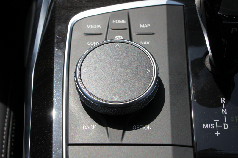 BMW 3シリーズ 320i Mｽﾎﾟｰﾂ ﾊｲﾗｲﾝ ｺﾝﾌｫｰﾄP 1ｵｰﾅ ﾋｰﾀｰ黒革 ﾗﾝﾊﾞｰｻﾎﾟｰﾄ ｵﾌﾟｼｮﾝ19AW 電動ﾄﾗﾝｸ Hifiｽﾋﾟｰｶｰ HUD 真珠色 BMWﾗｲﾌﾞｺｯｸﾋﾟｯﾄ 置くだけ充電 LEDﾍｯﾄﾞﾗｲﾄ ｱﾝﾋﾞｴﾝﾄﾗｲﾄ 追従ACC ｽﾃｱﾘﾝｸﾞｻﾎﾟｰﾄ ｱｯﾌﾟﾙｶｰﾌﾟﾚｲ ﾀｯﾁ画面ﾅﾋﾞ2年保証