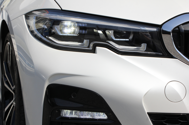 BMW 3シリーズ 320i Mｽﾎﾟｰﾂ ﾊｲﾗｲﾝ ｺﾝﾌｫｰﾄP 1ｵｰﾅ ﾋｰﾀｰ黒革 ﾗﾝﾊﾞｰｻﾎﾟｰﾄ ｵﾌﾟｼｮﾝ19AW 電動ﾄﾗﾝｸ Hifiｽﾋﾟｰｶｰ HUD 真珠色 BMWﾗｲﾌﾞｺｯｸﾋﾟｯﾄ 置くだけ充電 LEDﾍｯﾄﾞﾗｲﾄ ｱﾝﾋﾞｴﾝﾄﾗｲﾄ 追従ACC ｽﾃｱﾘﾝｸﾞｻﾎﾟｰﾄ ｱｯﾌﾟﾙｶｰﾌﾟﾚｲ ﾀｯﾁ画面ﾅﾋﾞ2年保証