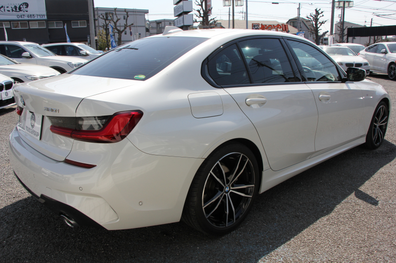 BMW 3シリーズ 320i Mｽﾎﾟｰﾂ ﾊｲﾗｲﾝ ｺﾝﾌｫｰﾄP 1ｵｰﾅ ﾋｰﾀｰ黒革 ﾗﾝﾊﾞｰｻﾎﾟｰﾄ ｵﾌﾟｼｮﾝ19AW 電動ﾄﾗﾝｸ Hifiｽﾋﾟｰｶｰ HUD 真珠色 BMWﾗｲﾌﾞｺｯｸﾋﾟｯﾄ 置くだけ充電 LEDﾍｯﾄﾞﾗｲﾄ ｱﾝﾋﾞｴﾝﾄﾗｲﾄ 追従ACC ｽﾃｱﾘﾝｸﾞｻﾎﾟｰﾄ ｱｯﾌﾟﾙｶｰﾌﾟﾚｲ ﾀｯﾁ画面ﾅﾋﾞ2年保証