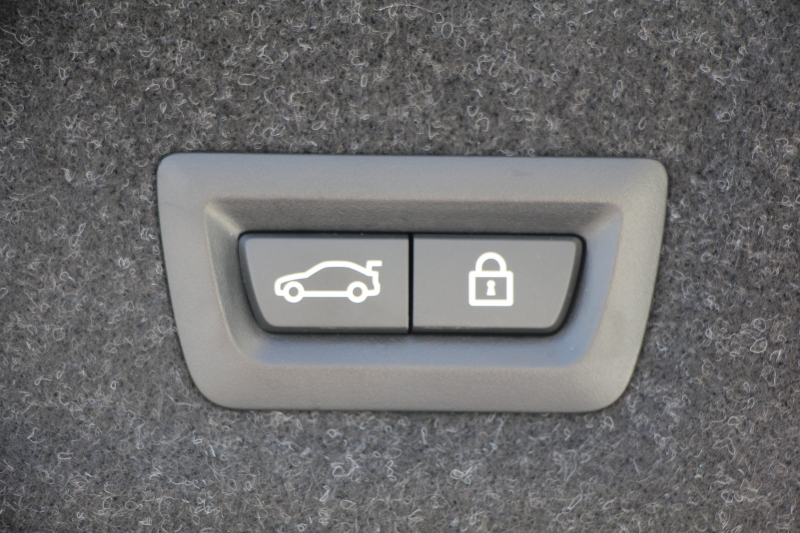 BMW 3シリーズ 320i Mｽﾎﾟｰﾂ ﾊｲﾗｲﾝ ｺﾝﾌｫｰﾄP 1ｵｰﾅ ﾋｰﾀｰ黒革 ﾗﾝﾊﾞｰｻﾎﾟｰﾄ ｵﾌﾟｼｮﾝ19AW 電動ﾄﾗﾝｸ Hifiｽﾋﾟｰｶｰ HUD 真珠色 BMWﾗｲﾌﾞｺｯｸﾋﾟｯﾄ 置くだけ充電 LEDﾍｯﾄﾞﾗｲﾄ ｱﾝﾋﾞｴﾝﾄﾗｲﾄ 追従ACC ｽﾃｱﾘﾝｸﾞｻﾎﾟｰﾄ ｱｯﾌﾟﾙｶｰﾌﾟﾚｲ ﾀｯﾁ画面ﾅﾋﾞ2年保証