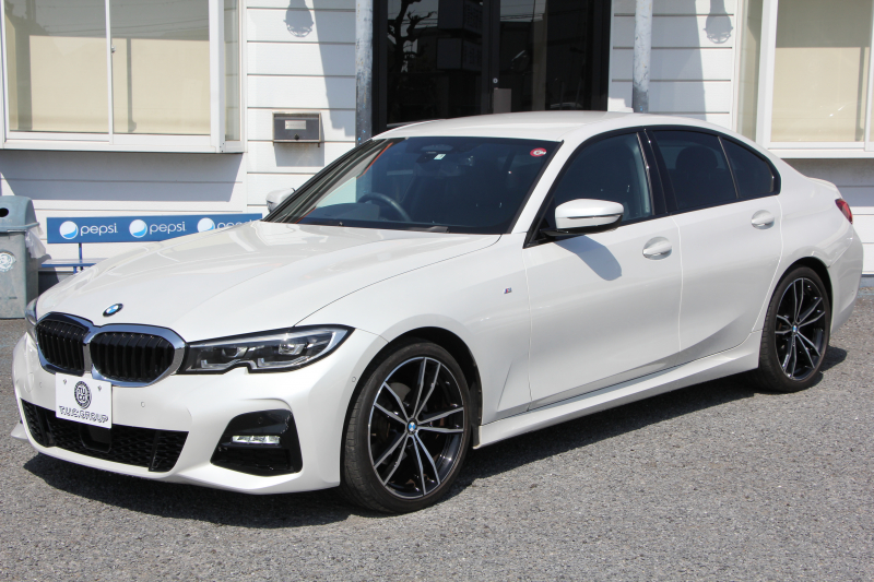 BMW 3シリーズ 320i Mｽﾎﾟｰﾂ ﾊｲﾗｲﾝ ｺﾝﾌｫｰﾄP 1ｵｰﾅ ﾋｰﾀｰ黒革 ﾗﾝﾊﾞｰｻﾎﾟｰﾄ ｵﾌﾟｼｮﾝ19AW 電動ﾄﾗﾝｸ Hifiｽﾋﾟｰｶｰ HUD 真珠色 BMWﾗｲﾌﾞｺｯｸﾋﾟｯﾄ 置くだけ充電 LEDﾍｯﾄﾞﾗｲﾄ ｱﾝﾋﾞｴﾝﾄﾗｲﾄ 追従ACC ｽﾃｱﾘﾝｸﾞｻﾎﾟｰﾄ ｱｯﾌﾟﾙｶｰﾌﾟﾚｲ ﾀｯﾁ画面ﾅﾋﾞ2年保証