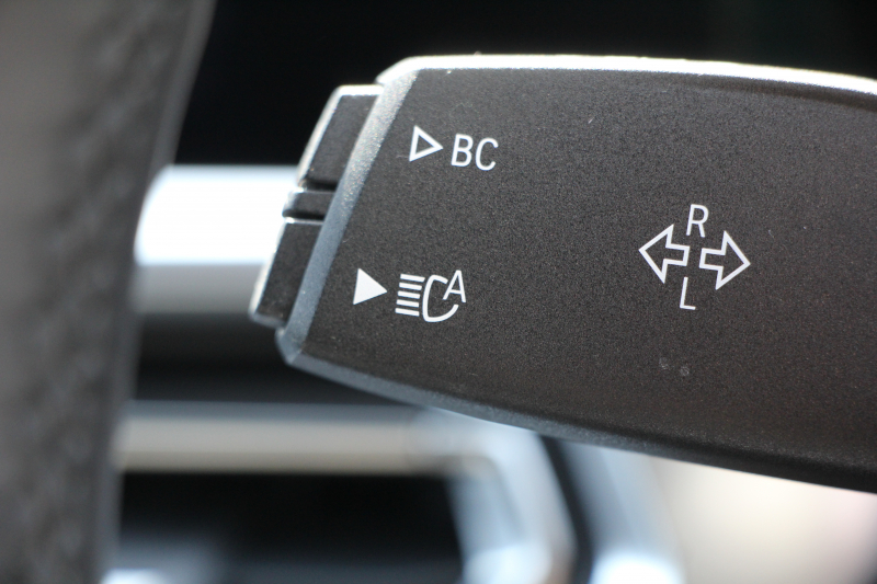 BMW 3シリーズ 320i Mｽﾎﾟｰﾂ ﾊｲﾗｲﾝ ｺﾝﾌｫｰﾄP 1ｵｰﾅ ﾋｰﾀｰ黒革 ﾗﾝﾊﾞｰｻﾎﾟｰﾄ ｵﾌﾟｼｮﾝ19AW 電動ﾄﾗﾝｸ Hifiｽﾋﾟｰｶｰ HUD 真珠色 BMWﾗｲﾌﾞｺｯｸﾋﾟｯﾄ 置くだけ充電 LEDﾍｯﾄﾞﾗｲﾄ ｱﾝﾋﾞｴﾝﾄﾗｲﾄ 追従ACC ｽﾃｱﾘﾝｸﾞｻﾎﾟｰﾄ ｱｯﾌﾟﾙｶｰﾌﾟﾚｲ ﾀｯﾁ画面ﾅﾋﾞ2年保証