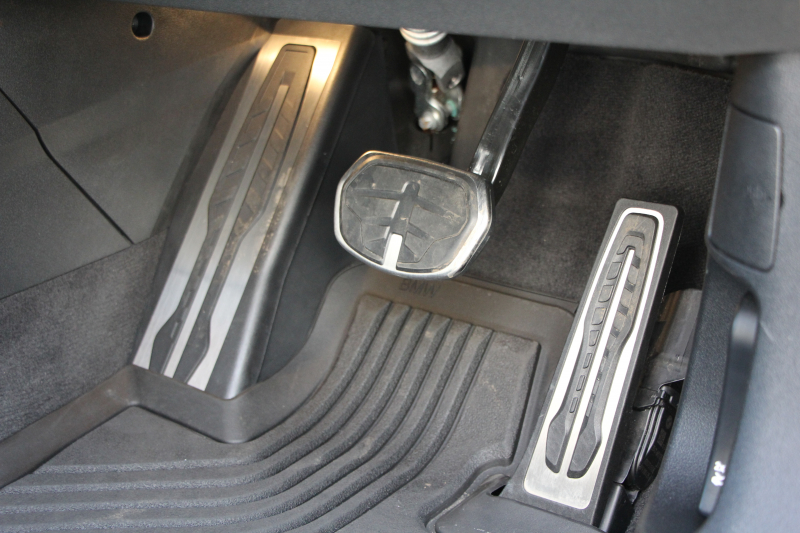 BMW 1シリーズ M135i Xdrive ﾃﾞﾋﾞｭｰP 4WD ﾊﾟﾉﾗﾏｻﾝﾙｰﾌ ﾋｰﾀｰ黒革 Mｽﾎﾟｰﾂｼｰﾄ ｵﾌﾟｼｮﾝ18AW 306馬力 ｱﾀﾞﾌﾟﾃｨﾌﾞｻｽ Mｼｰﾄﾍﾞﾙﾄ ｺﾝﾌｫｰﾄP ﾗｲﾌﾞｺｯｸﾋﾟｯﾄ 追ACC 電動ﾄﾗﾝｸ ｱｯﾌﾟﾙｶｰﾌﾟﾚｲ 純正ﾅﾋﾞPｱｼｽﾄ LEDﾍｯﾄﾞﾗｲﾄ 衝突軽減ﾌﾞﾚｰｷ 2年保証