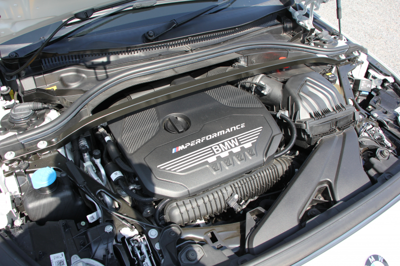 BMW 1シリーズ M135i Xdrive ﾃﾞﾋﾞｭｰP 4WD ﾊﾟﾉﾗﾏｻﾝﾙｰﾌ ﾋｰﾀｰ黒革 Mｽﾎﾟｰﾂｼｰﾄ ｵﾌﾟｼｮﾝ18AW 306馬力 ｱﾀﾞﾌﾟﾃｨﾌﾞｻｽ Mｼｰﾄﾍﾞﾙﾄ ｺﾝﾌｫｰﾄP ﾗｲﾌﾞｺｯｸﾋﾟｯﾄ 追ACC 電動ﾄﾗﾝｸ ｱｯﾌﾟﾙｶｰﾌﾟﾚｲ 純正ﾅﾋﾞPｱｼｽﾄ LEDﾍｯﾄﾞﾗｲﾄ 衝突軽減ﾌﾞﾚｰｷ 2年保証