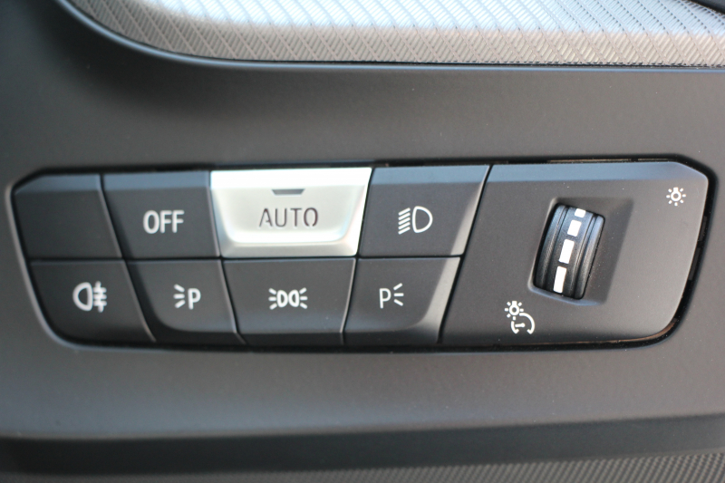 BMW 1シリーズ M135i Xdrive ﾃﾞﾋﾞｭｰP 4WD ﾊﾟﾉﾗﾏｻﾝﾙｰﾌ ﾋｰﾀｰ黒革 Mｽﾎﾟｰﾂｼｰﾄ ｵﾌﾟｼｮﾝ18AW 306馬力 ｱﾀﾞﾌﾟﾃｨﾌﾞｻｽ Mｼｰﾄﾍﾞﾙﾄ ｺﾝﾌｫｰﾄP ﾗｲﾌﾞｺｯｸﾋﾟｯﾄ 追ACC 電動ﾄﾗﾝｸ ｱｯﾌﾟﾙｶｰﾌﾟﾚｲ 純正ﾅﾋﾞPｱｼｽﾄ LEDﾍｯﾄﾞﾗｲﾄ 衝突軽減ﾌﾞﾚｰｷ 2年保証