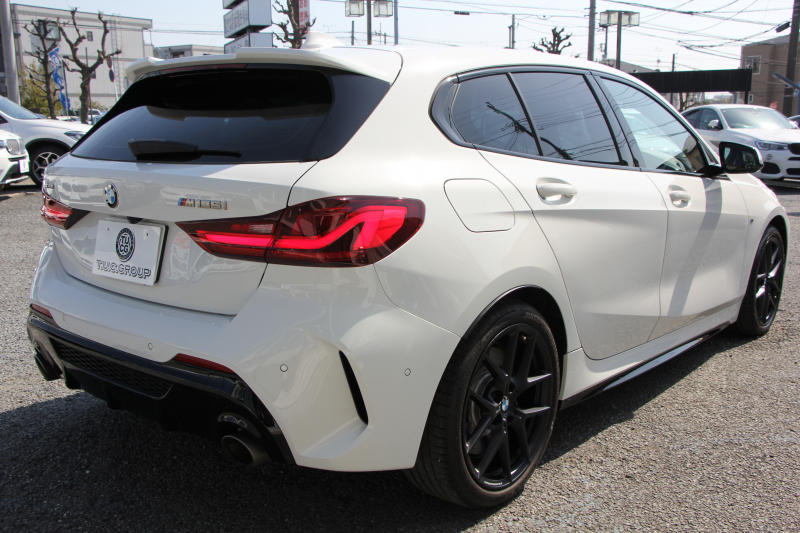 BMW 1シリーズ M135i Xdrive ﾃﾞﾋﾞｭｰP 4WD ﾊﾟﾉﾗﾏｻﾝﾙｰﾌ ﾋｰﾀｰ黒革 Mｽﾎﾟｰﾂｼｰﾄ ｵﾌﾟｼｮﾝ18AW 306馬力 ｱﾀﾞﾌﾟﾃｨﾌﾞｻｽ Mｼｰﾄﾍﾞﾙﾄ ｺﾝﾌｫｰﾄP ﾗｲﾌﾞｺｯｸﾋﾟｯﾄ 追ACC 電動ﾄﾗﾝｸ ｱｯﾌﾟﾙｶｰﾌﾟﾚｲ 純正ﾅﾋﾞPｱｼｽﾄ LEDﾍｯﾄﾞﾗｲﾄ 衝突軽減ﾌﾞﾚｰｷ 2年保証