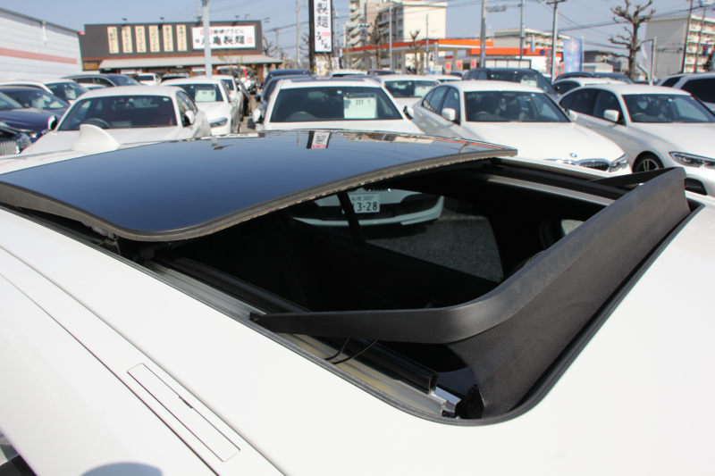 BMW 1シリーズ M135i Xdrive ﾃﾞﾋﾞｭｰP 4WD ﾊﾟﾉﾗﾏｻﾝﾙｰﾌ ﾋｰﾀｰ黒革 Mｽﾎﾟｰﾂｼｰﾄ ｵﾌﾟｼｮﾝ18AW 306馬力 ｱﾀﾞﾌﾟﾃｨﾌﾞｻｽ Mｼｰﾄﾍﾞﾙﾄ ｺﾝﾌｫｰﾄP ﾗｲﾌﾞｺｯｸﾋﾟｯﾄ 追ACC 電動ﾄﾗﾝｸ ｱｯﾌﾟﾙｶｰﾌﾟﾚｲ 純正ﾅﾋﾞPｱｼｽﾄ LEDﾍｯﾄﾞﾗｲﾄ 衝突軽減ﾌﾞﾚｰｷ 2年保証