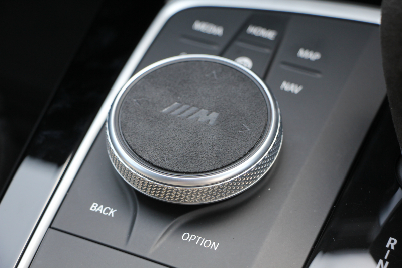 BMW 1シリーズ M135i Xdrive ﾃﾞﾋﾞｭｰP 4WD ﾊﾟﾉﾗﾏｻﾝﾙｰﾌ ﾋｰﾀｰ黒革 Mｽﾎﾟｰﾂｼｰﾄ ｵﾌﾟｼｮﾝ18AW 306馬力 ｱﾀﾞﾌﾟﾃｨﾌﾞｻｽ Mｼｰﾄﾍﾞﾙﾄ ｺﾝﾌｫｰﾄP ﾗｲﾌﾞｺｯｸﾋﾟｯﾄ 追ACC 電動ﾄﾗﾝｸ ｱｯﾌﾟﾙｶｰﾌﾟﾚｲ 純正ﾅﾋﾞPｱｼｽﾄ LEDﾍｯﾄﾞﾗｲﾄ 衝突軽減ﾌﾞﾚｰｷ 2年保証