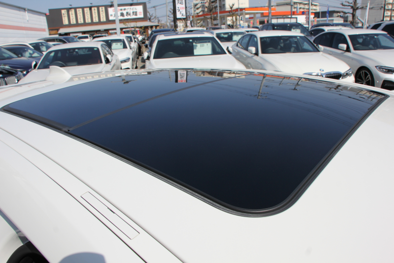 BMW 1シリーズ M135i Xdrive ﾃﾞﾋﾞｭｰP 4WD ﾊﾟﾉﾗﾏｻﾝﾙｰﾌ ﾋｰﾀｰ黒革 Mｽﾎﾟｰﾂｼｰﾄ ｵﾌﾟｼｮﾝ18AW 306馬力 ｱﾀﾞﾌﾟﾃｨﾌﾞｻｽ Mｼｰﾄﾍﾞﾙﾄ ｺﾝﾌｫｰﾄP ﾗｲﾌﾞｺｯｸﾋﾟｯﾄ 追ACC 電動ﾄﾗﾝｸ ｱｯﾌﾟﾙｶｰﾌﾟﾚｲ 純正ﾅﾋﾞPｱｼｽﾄ LEDﾍｯﾄﾞﾗｲﾄ 衝突軽減ﾌﾞﾚｰｷ 2年保証