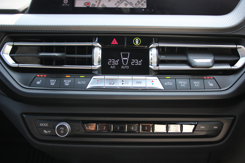 BMW 1シリーズ M135i Xdrive ﾃﾞﾋﾞｭｰP 4WD ﾊﾟﾉﾗﾏｻﾝﾙｰﾌ ﾋｰﾀｰ黒革 Mｽﾎﾟｰﾂｼｰﾄ ｵﾌﾟｼｮﾝ18AW 306馬力 ｱﾀﾞﾌﾟﾃｨﾌﾞｻｽ Mｼｰﾄﾍﾞﾙﾄ ｺﾝﾌｫｰﾄP ﾗｲﾌﾞｺｯｸﾋﾟｯﾄ 追ACC 電動ﾄﾗﾝｸ ｱｯﾌﾟﾙｶｰﾌﾟﾚｲ 純正ﾅﾋﾞPｱｼｽﾄ LEDﾍｯﾄﾞﾗｲﾄ 衝突軽減ﾌﾞﾚｰｷ 2年保証