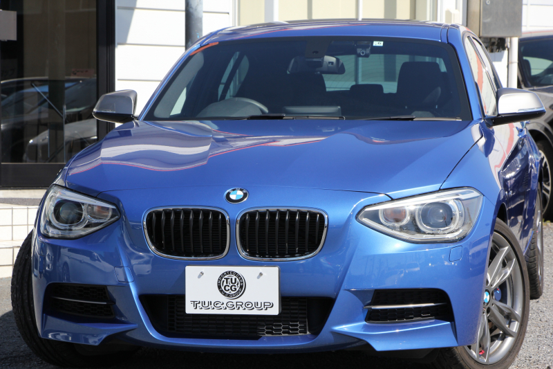 BMW 1シリーズ M135i ﾊﾟｰｷﾝｸﾞｻﾎﾟｰﾄP 320馬力 直6ﾀｰﾎﾞｱﾀﾞﾌﾟﾃｨﾌﾞMｻｽ 専用ﾌﾞﾚｰｷ iﾄﾞﾗｲﾌﾞHDDﾅﾋﾞDVD再生 ﾐｭｰｼﾞｯｸｻｰﾊﾞｰ Bluetoothｵｰﾃﾞｨｵ ﾊﾟﾄﾞﾙｼﾌﾄ 専用ﾌﾞﾚｰｷ 専用18AW 8速AT 専用ｴｱﾛ ｽﾏｰﾄｷｰ 2年保証