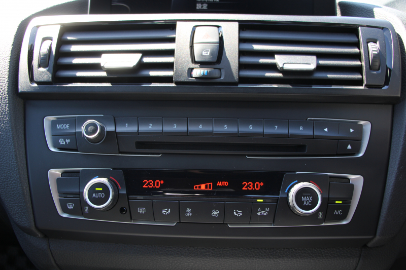 BMW 1シリーズ M135i ﾊﾟｰｷﾝｸﾞｻﾎﾟｰﾄP 320馬力 直6ﾀｰﾎﾞｱﾀﾞﾌﾟﾃｨﾌﾞMｻｽ 専用ﾌﾞﾚｰｷ iﾄﾞﾗｲﾌﾞHDDﾅﾋﾞDVD再生 ﾐｭｰｼﾞｯｸｻｰﾊﾞｰ Bluetoothｵｰﾃﾞｨｵ ﾊﾟﾄﾞﾙｼﾌﾄ 専用ﾌﾞﾚｰｷ 専用18AW 8速AT 専用ｴｱﾛ ｽﾏｰﾄｷｰ 2年保証