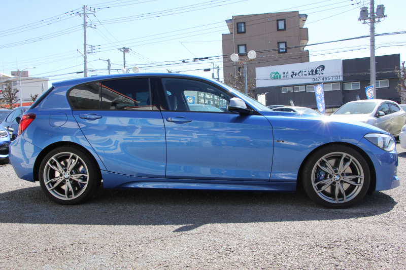 BMW 1シリーズ M135i ﾊﾟｰｷﾝｸﾞｻﾎﾟｰﾄP 320馬力 直6ﾀｰﾎﾞｱﾀﾞﾌﾟﾃｨﾌﾞMｻｽ 専用ﾌﾞﾚｰｷ iﾄﾞﾗｲﾌﾞHDDﾅﾋﾞDVD再生 ﾐｭｰｼﾞｯｸｻｰﾊﾞｰ Bluetoothｵｰﾃﾞｨｵ ﾊﾟﾄﾞﾙｼﾌﾄ 専用ﾌﾞﾚｰｷ 専用18AW 8速AT 専用ｴｱﾛ ｽﾏｰﾄｷｰ 2年保証
