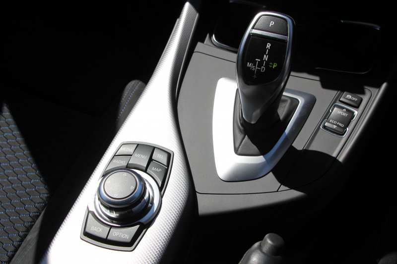 BMW 1シリーズ M135i ﾊﾟｰｷﾝｸﾞｻﾎﾟｰﾄP 320馬力 直6ﾀｰﾎﾞｱﾀﾞﾌﾟﾃｨﾌﾞMｻｽ 専用ﾌﾞﾚｰｷ iﾄﾞﾗｲﾌﾞHDDﾅﾋﾞDVD再生 ﾐｭｰｼﾞｯｸｻｰﾊﾞｰ Bluetoothｵｰﾃﾞｨｵ ﾊﾟﾄﾞﾙｼﾌﾄ 専用ﾌﾞﾚｰｷ 専用18AW 8速AT 専用ｴｱﾛ ｽﾏｰﾄｷｰ 2年保証