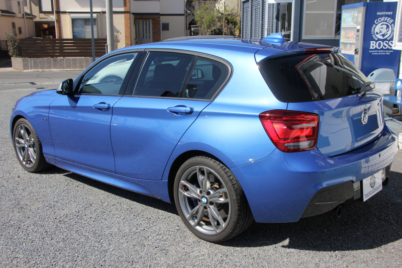BMW 1シリーズ M135i ﾊﾟｰｷﾝｸﾞｻﾎﾟｰﾄP 320馬力 直6ﾀｰﾎﾞｱﾀﾞﾌﾟﾃｨﾌﾞMｻｽ 専用ﾌﾞﾚｰｷ iﾄﾞﾗｲﾌﾞHDDﾅﾋﾞDVD再生 ﾐｭｰｼﾞｯｸｻｰﾊﾞｰ Bluetoothｵｰﾃﾞｨｵ ﾊﾟﾄﾞﾙｼﾌﾄ 専用ﾌﾞﾚｰｷ 専用18AW 8速AT 専用ｴｱﾛ ｽﾏｰﾄｷｰ 2年保証