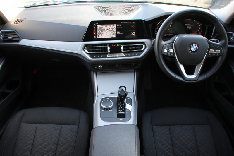 BMW 3シリーズ 320i ｺﾝﾌｫｰﾄP G20 追従ACC ｽﾃｱﾘﾝｸﾞｻﾎﾟｰﾄ LEDﾍｯﾄﾞﾗｲﾄ ｵｰﾄﾊｲﾋﾞｰﾑ ｼｰﾄﾋｰﾀｰ 置くだけ充電 BMWﾗｲﾌﾞｺｯｸﾋﾟｯﾄﾞｱｯﾌﾟﾙｶｰﾌﾟﾚｲ 電動ﾄﾗﾝｸ 純正HDDﾅﾋﾞﾊﾟｰｷﾝｸﾞｱｼｽﾄ hi-fiｽﾋﾟｰｶｰ ｽﾏｰﾄｷｰ ﾒﾓﾘｰ付ﾊﾟﾜｰｼｰﾄ 2年保証