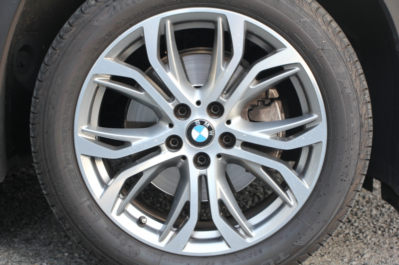 BMW X1 Sdrive18i ﾌｧｯｼｮﾆｽﾀ 限定車 真珠色 追従ACC ﾍﾞｰｼﾞｭ革 ｼｰﾄﾋｰﾀｰ 専用18AW Pｱｼｽﾄ ｺﾝﾌｫｰﾄP 電動ﾄﾗﾝｸ ｳｯﾄﾞﾊﾟﾈﾙ LEDﾍｯﾄﾞﾗｲﾄ HDDﾅﾋﾞBluetooth接続 ｽﾏｰﾄｷｰ ｽﾗｲﾃﾞｨﾝｸﾞﾘｱｼｰﾄ&ﾊﾞｯｸﾚｽﾄﾘﾘｰｽ 2年保証