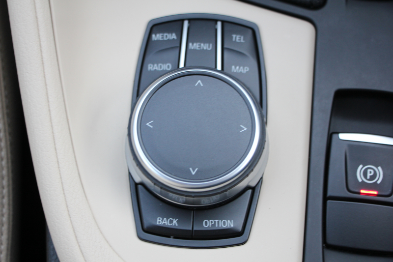 BMW X1 Sdrive18i ﾌｧｯｼｮﾆｽﾀ 限定車 真珠色 追従ACC ﾍﾞｰｼﾞｭ革 ｼｰﾄﾋｰﾀｰ 専用18AW Pｱｼｽﾄ ｺﾝﾌｫｰﾄP 電動ﾄﾗﾝｸ ｳｯﾄﾞﾊﾟﾈﾙ LEDﾍｯﾄﾞﾗｲﾄ HDDﾅﾋﾞBluetooth接続 ｽﾏｰﾄｷｰ ｽﾗｲﾃﾞｨﾝｸﾞﾘｱｼｰﾄ&ﾊﾞｯｸﾚｽﾄﾘﾘｰｽ 2年保証