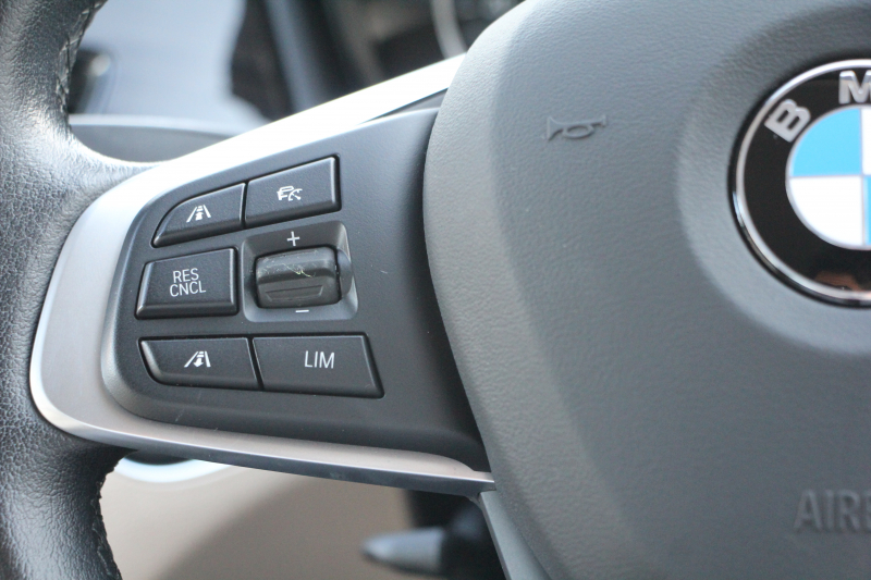 BMW X1 Sdrive18i ﾌｧｯｼｮﾆｽﾀ 限定車 真珠色 追従ACC ﾍﾞｰｼﾞｭ革 ｼｰﾄﾋｰﾀｰ 専用18AW Pｱｼｽﾄ ｺﾝﾌｫｰﾄP 電動ﾄﾗﾝｸ ｳｯﾄﾞﾊﾟﾈﾙ LEDﾍｯﾄﾞﾗｲﾄ HDDﾅﾋﾞBluetooth接続 ｽﾏｰﾄｷｰ ｽﾗｲﾃﾞｨﾝｸﾞﾘｱｼｰﾄ&ﾊﾞｯｸﾚｽﾄﾘﾘｰｽ 2年保証