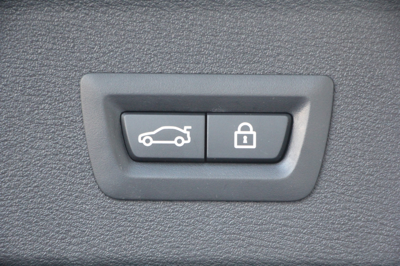 BMW X1 Sdrive18i ﾌｧｯｼｮﾆｽﾀ 限定車 真珠色 追従ACC ﾍﾞｰｼﾞｭ革 ｼｰﾄﾋｰﾀｰ 専用18AW Pｱｼｽﾄ ｺﾝﾌｫｰﾄP 電動ﾄﾗﾝｸ ｳｯﾄﾞﾊﾟﾈﾙ LEDﾍｯﾄﾞﾗｲﾄ HDDﾅﾋﾞBluetooth接続 ｽﾏｰﾄｷｰ ｽﾗｲﾃﾞｨﾝｸﾞﾘｱｼｰﾄ&ﾊﾞｯｸﾚｽﾄﾘﾘｰｽ 2年保証