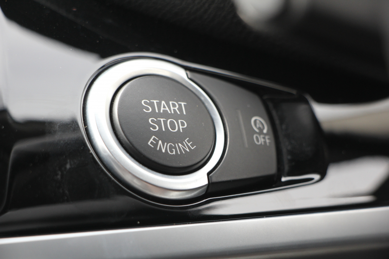 BMW X3 Xdrive20d Xﾗｲﾝ 最終ﾓﾃﾞﾙ 真珠色 1ｵｰﾅ 追従ACC ﾋｰﾀｰ茶革 ﾚｰﾝﾁｪﾝｼﾞ警告 第5世代新iﾄﾞﾗｲﾌﾞHDDﾅﾋﾞ360度ｶﾒﾗ 電動ﾄﾗﾝｸ 衝突軽減ﾌﾞﾚｰｷ 車線逸脱警告 歩行者警告 ｽﾏｰﾄｷｰ Bluetoothｵｰﾃﾞｨｵ ｷｾﾉﾝ ﾐﾗｰETC 18ｲﾝﾁAW LEDﾌｫｸﾞﾗｲﾄ 2年保証