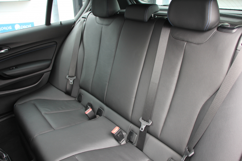 BMW 1シリーズ 118d Mｽﾎﾟｰﾂ ｴﾃﾞｨｼｮﾝｼｬﾄﾞｰ ｱｯﾌﾟｸﾞﾚｰﾄﾞP 特別限定車 最終ﾓﾃﾞﾙ ﾋｰﾀｰ黒革 ｼｰﾄﾒﾓﾘｰ 電動ｼｰﾄ ﾀﾞｰｸLEDﾍｯﾄﾞﾗｲﾄ&ﾃｰﾙ 追従ACC HI-FIｽﾋﾟｰｶｰ ﾌﾙｾｸﾞTV ﾀｯﾁ画面HDDﾅﾋﾞBｶﾒﾗ Bluetoothｵｰﾃﾞｨｵ 衝突軽減ﾌﾞﾚｰｷ 車線逸脱警告 歩行者警告 2年保証