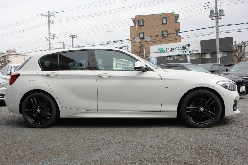 BMW 1シリーズ 118d Mｽﾎﾟｰﾂ ｴﾃﾞｨｼｮﾝｼｬﾄﾞｰ ｱｯﾌﾟｸﾞﾚｰﾄﾞP 特別限定車 最終ﾓﾃﾞﾙ ﾋｰﾀｰ黒革 ｼｰﾄﾒﾓﾘｰ 電動ｼｰﾄ ﾀﾞｰｸLEDﾍｯﾄﾞﾗｲﾄ&ﾃｰﾙ 追従ACC HI-FIｽﾋﾟｰｶｰ ﾌﾙｾｸﾞTV ﾀｯﾁ画面HDDﾅﾋﾞBｶﾒﾗ Bluetoothｵｰﾃﾞｨｵ 衝突軽減ﾌﾞﾚｰｷ 車線逸脱警告 歩行者警告 2年保証