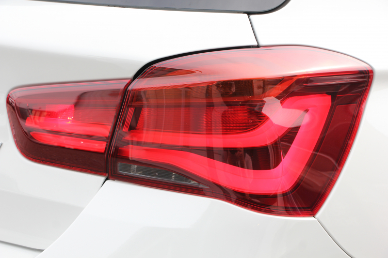 BMW 1シリーズ 118d Mｽﾎﾟｰﾂ ｴﾃﾞｨｼｮﾝｼｬﾄﾞｰ ｱｯﾌﾟｸﾞﾚｰﾄﾞP 特別限定車 最終ﾓﾃﾞﾙ ﾋｰﾀｰ黒革 ｼｰﾄﾒﾓﾘｰ 電動ｼｰﾄ ﾀﾞｰｸLEDﾍｯﾄﾞﾗｲﾄ&ﾃｰﾙ 追従ACC HI-FIｽﾋﾟｰｶｰ ﾌﾙｾｸﾞTV ﾀｯﾁ画面HDDﾅﾋﾞBｶﾒﾗ Bluetoothｵｰﾃﾞｨｵ 衝突軽減ﾌﾞﾚｰｷ 車線逸脱警告 歩行者警告 2年保証