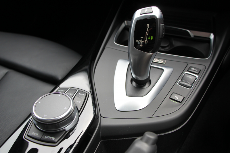 BMW 1シリーズ 118d Mｽﾎﾟｰﾂ ｴﾃﾞｨｼｮﾝｼｬﾄﾞｰ ｱｯﾌﾟｸﾞﾚｰﾄﾞP 特別限定車 最終ﾓﾃﾞﾙ ﾋｰﾀｰ黒革 ｼｰﾄﾒﾓﾘｰ 電動ｼｰﾄ ﾀﾞｰｸLEDﾍｯﾄﾞﾗｲﾄ&ﾃｰﾙ 追従ACC HI-FIｽﾋﾟｰｶｰ ﾌﾙｾｸﾞTV ﾀｯﾁ画面HDDﾅﾋﾞBｶﾒﾗ Bluetoothｵｰﾃﾞｨｵ 衝突軽減ﾌﾞﾚｰｷ 車線逸脱警告 歩行者警告 2年保証