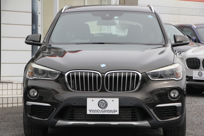 BMW X1 X1 Xdrive25i Xﾗｲﾝ ﾊｲﾗｲﾝ 4WD 希少色 高出力231馬力 ﾋｰﾀｰ黒革 電動ｼｰﾄ&ﾒﾓﾘｰ 追従ACC LEDﾍｯﾄﾞﾗｲﾄ 電動ﾄﾗﾝｸ ｽﾏｰﾄｷｰ Pｱｼｽﾄ ｵﾌﾟｼｮﾝ19AW 衝突軽減ﾌﾞﾚｰｷ 車線逸脱警告 歩行者警告 2年保証