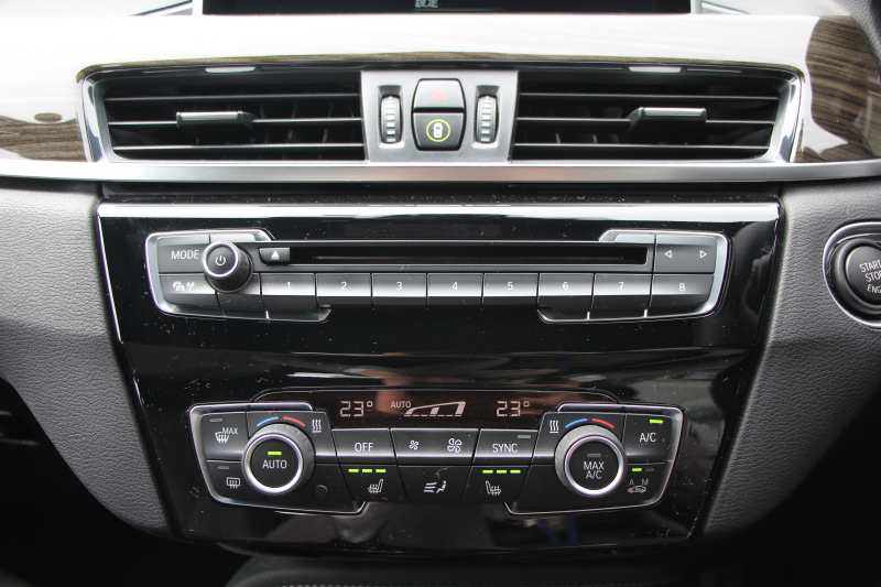 BMW X1 X1 Xdrive25i Xﾗｲﾝ ﾊｲﾗｲﾝ 4WD 希少色 高出力231馬力 ﾋｰﾀｰ黒革 電動ｼｰﾄ&ﾒﾓﾘｰ 追従ACC LEDﾍｯﾄﾞﾗｲﾄ 電動ﾄﾗﾝｸ ｽﾏｰﾄｷｰ Pｱｼｽﾄ ｵﾌﾟｼｮﾝ19AW 衝突軽減ﾌﾞﾚｰｷ 車線逸脱警告 歩行者警告 2年保証