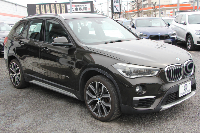 BMW X1 X1 Xdrive25i Xﾗｲﾝ ﾊｲﾗｲﾝ 4WD 希少色 高出力231馬力 ﾋｰﾀｰ黒革 電動ｼｰﾄ&ﾒﾓﾘｰ 追従ACC LEDﾍｯﾄﾞﾗｲﾄ 電動ﾄﾗﾝｸ ｽﾏｰﾄｷｰ Pｱｼｽﾄ ｵﾌﾟｼｮﾝ19AW 衝突軽減ﾌﾞﾚｰｷ 車線逸脱警告 歩行者警告 2年保証