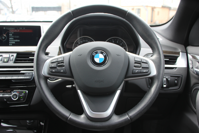 BMW X1 X1 Xdrive25i Xﾗｲﾝ ﾊｲﾗｲﾝ 4WD 希少色 高出力231馬力 ﾋｰﾀｰ黒革 電動ｼｰﾄ&ﾒﾓﾘｰ 追従ACC LEDﾍｯﾄﾞﾗｲﾄ 電動ﾄﾗﾝｸ ｽﾏｰﾄｷｰ Pｱｼｽﾄ ｵﾌﾟｼｮﾝ19AW 衝突軽減ﾌﾞﾚｰｷ 車線逸脱警告 歩行者警告 2年保証