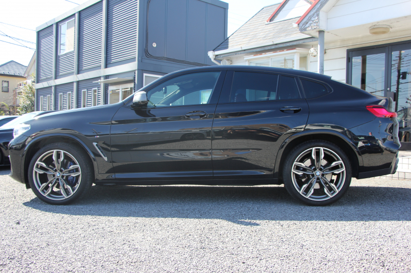 BMW X4 M40i 4WD 直6ﾀｰﾎﾞ360馬力 individual赤×黒ﾚｻﾞｰ 全席ﾋｰﾀｰ 可変ｻｽ 専用ﾃﾞﾌ&21AW LEDﾍｯﾄﾞﾗｲﾄ ｵｰﾄﾊｲﾋﾞｰﾑ 追従ACC ｽﾃｱﾘﾝｸﾞｻﾎﾟｰﾄ HUD 置くだけ充電 Pｱｼｽﾄﾌﾟﾗｽ 360度ｶﾒﾗ 2年保証