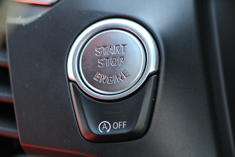 BMW X4 M40i 4WD 直6ﾀｰﾎﾞ360馬力 individual赤×黒ﾚｻﾞｰ 全席ﾋｰﾀｰ 可変ｻｽ 専用ﾃﾞﾌ&21AW LEDﾍｯﾄﾞﾗｲﾄ ｵｰﾄﾊｲﾋﾞｰﾑ 追従ACC ｽﾃｱﾘﾝｸﾞｻﾎﾟｰﾄ HUD 置くだけ充電 Pｱｼｽﾄﾌﾟﾗｽ 360度ｶﾒﾗ 2年保証