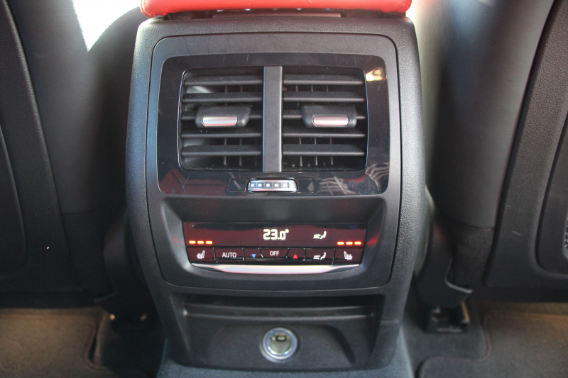 BMW X4 M40i 4WD 直6ﾀｰﾎﾞ360馬力 individual赤×黒ﾚｻﾞｰ 全席ﾋｰﾀｰ 可変ｻｽ 専用ﾃﾞﾌ&21AW LEDﾍｯﾄﾞﾗｲﾄ ｵｰﾄﾊｲﾋﾞｰﾑ 追従ACC ｽﾃｱﾘﾝｸﾞｻﾎﾟｰﾄ HUD 置くだけ充電 Pｱｼｽﾄﾌﾟﾗｽ 360度ｶﾒﾗ 2年保証