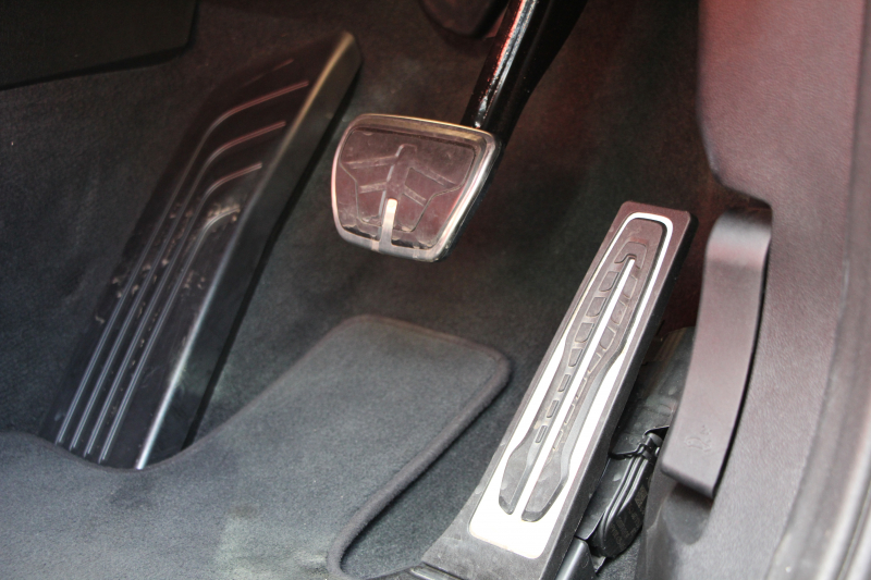 BMW X4 M40i 4WD 直6ﾀｰﾎﾞ360馬力 individual赤×黒ﾚｻﾞｰ 全席ﾋｰﾀｰ 可変ｻｽ 専用ﾃﾞﾌ&21AW LEDﾍｯﾄﾞﾗｲﾄ ｵｰﾄﾊｲﾋﾞｰﾑ 追従ACC ｽﾃｱﾘﾝｸﾞｻﾎﾟｰﾄ HUD 置くだけ充電 Pｱｼｽﾄﾌﾟﾗｽ 360度ｶﾒﾗ 2年保証