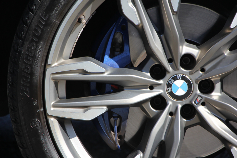 BMW X4 M40i 4WD 直6ﾀｰﾎﾞ360馬力 individual赤×黒ﾚｻﾞｰ 全席ﾋｰﾀｰ 可変ｻｽ 専用ﾃﾞﾌ&21AW LEDﾍｯﾄﾞﾗｲﾄ ｵｰﾄﾊｲﾋﾞｰﾑ 追従ACC ｽﾃｱﾘﾝｸﾞｻﾎﾟｰﾄ HUD 置くだけ充電 Pｱｼｽﾄﾌﾟﾗｽ 360度ｶﾒﾗ 2年保証